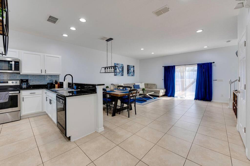 Welcome To Azul, Your Away From Home! * Kissimmee