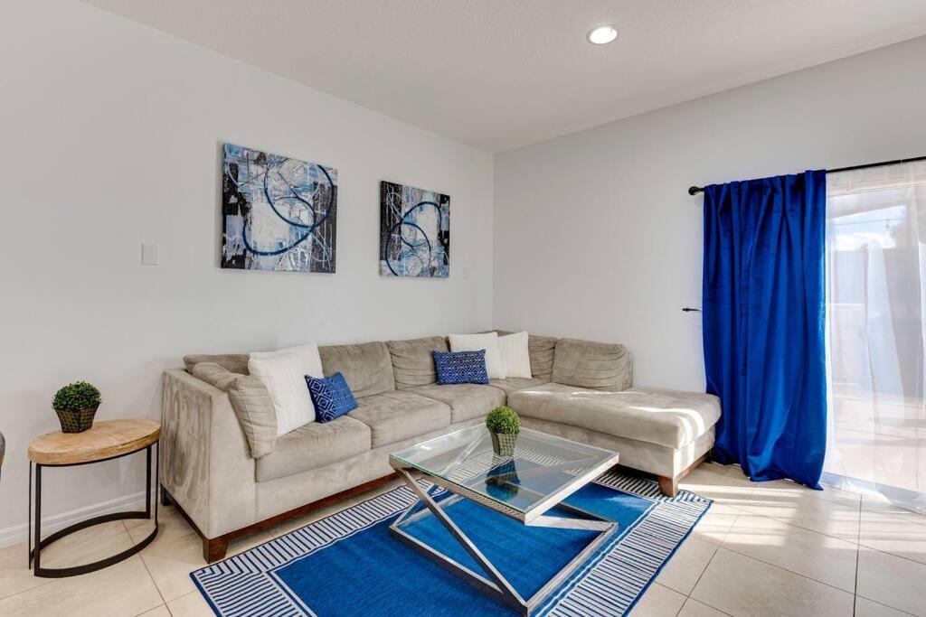 Welcome To Azul, Your Away From Home! *